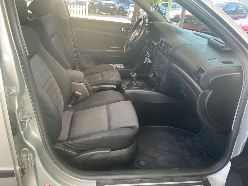 Volkswagen Passat 1.9 TDI Trendline — zdjęcie 3