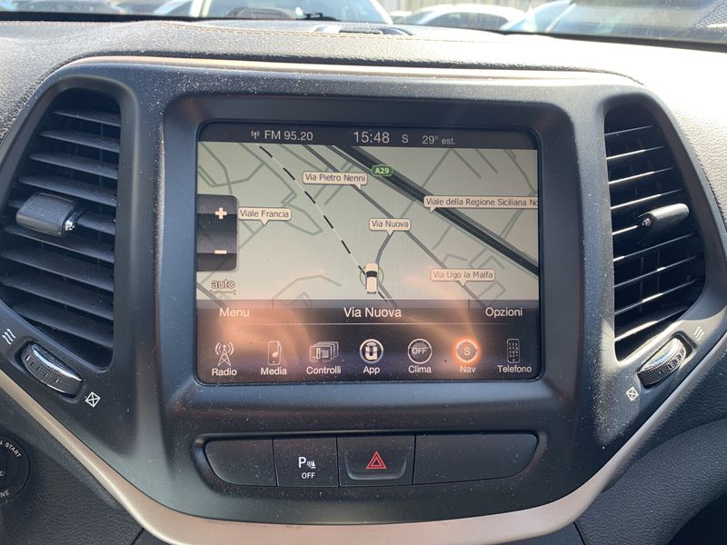 Jeep Cherokee 2.2 M-Jet Night Eagle 4WD — zdjęcie 13