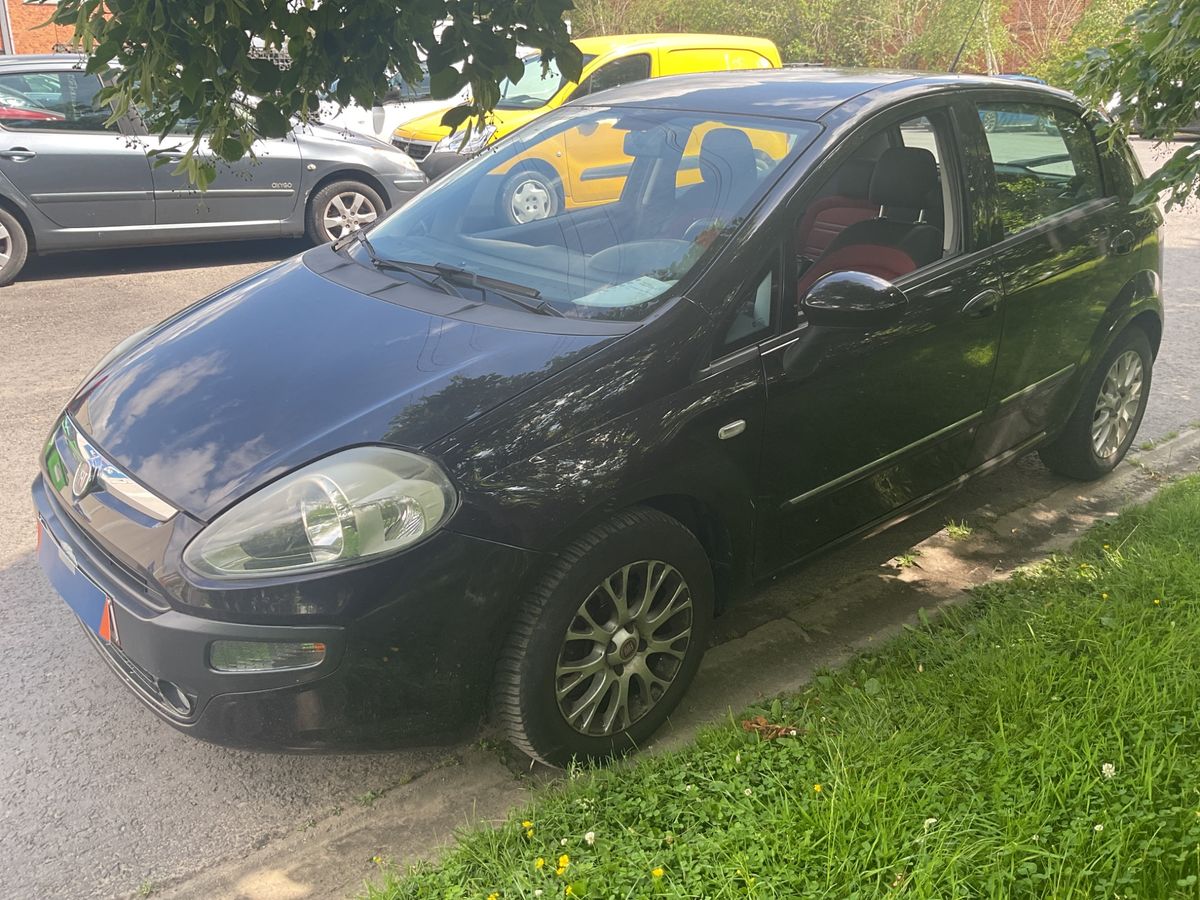 Fiat Punto 2011 — photo 1
