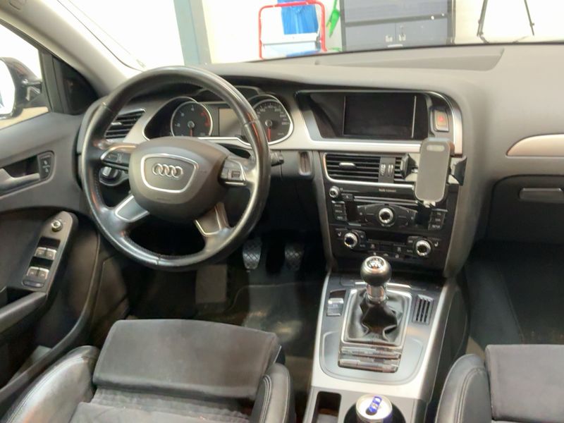 Audi A4 2.0 TDI Ambiente — zdjęcie 12