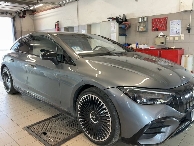 Mercedes-Benz EQE 53 AMG 4Matic+ Österreich Edition — zdjęcie 8