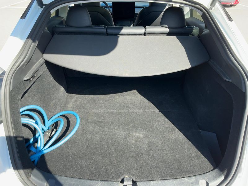 Tesla Model Y Max Range Dual AWD AWD — zdjęcie 10