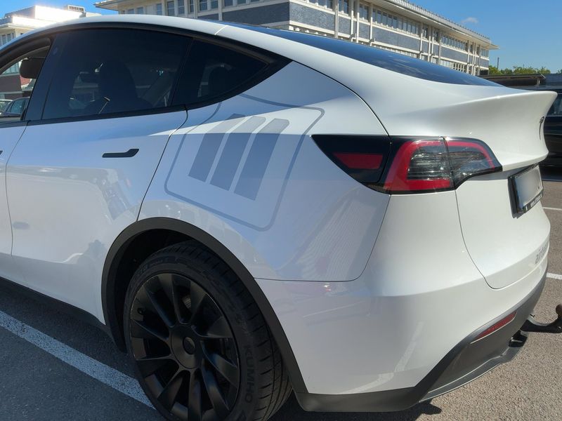 Tesla Model Y Max Range Dual AWD AWD — zdjęcie 3