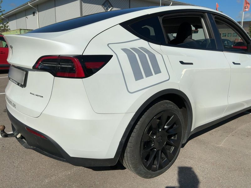 Tesla Model Y Max Range Dual AWD AWD — zdjęcie 6