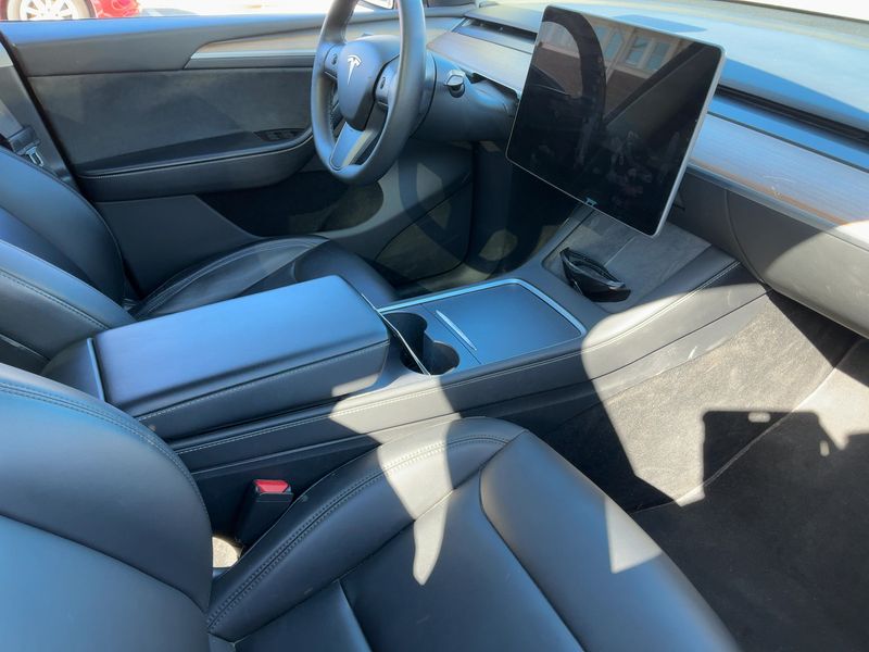Tesla Model Y Max Range Dual AWD AWD — zdjęcie 11