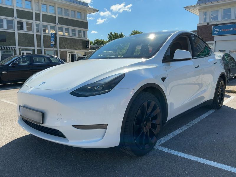Tesla Model Y Max Range Dual AWD AWD