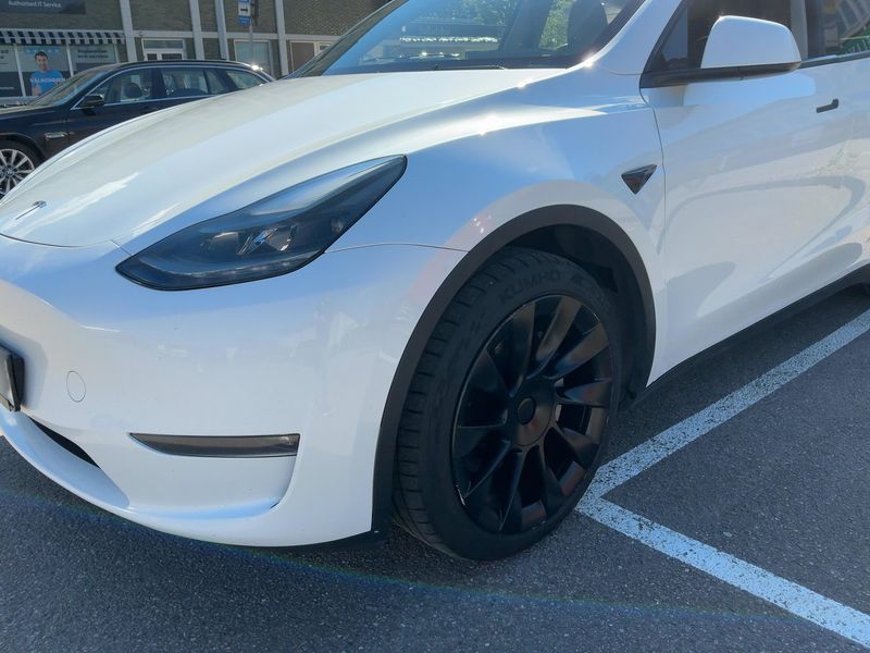 Tesla Model Y Max Range Dual AWD AWD — zdjęcie 2