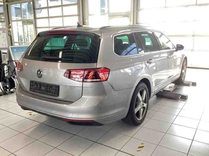 Volkswagen Passat 2.0 TDI Business — zdjęcie 13