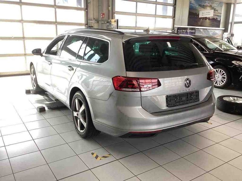 Volkswagen Passat 2.0 TDI Business — zdjęcie 15