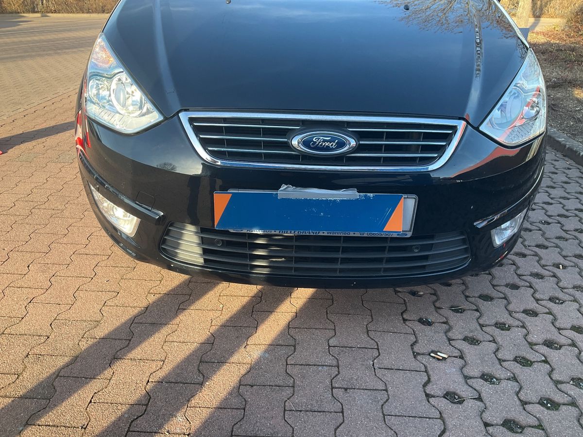 Ford Galaxy 2014 — photo 35
