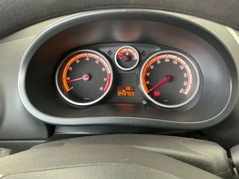 Opel Corsa 1.4 Enjoy — zdjęcie 13