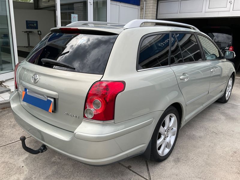 Toyota Avensis 2.0 Sol — zdjęcie 2
