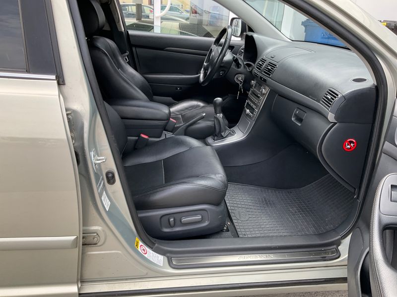 Toyota Avensis 2.0 Sol — zdjęcie 3