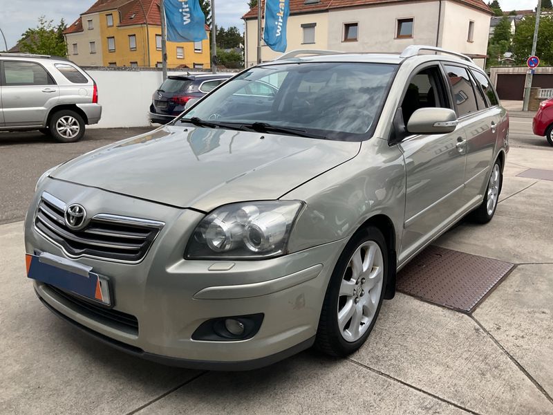 Toyota Avensis 2.0 Sol