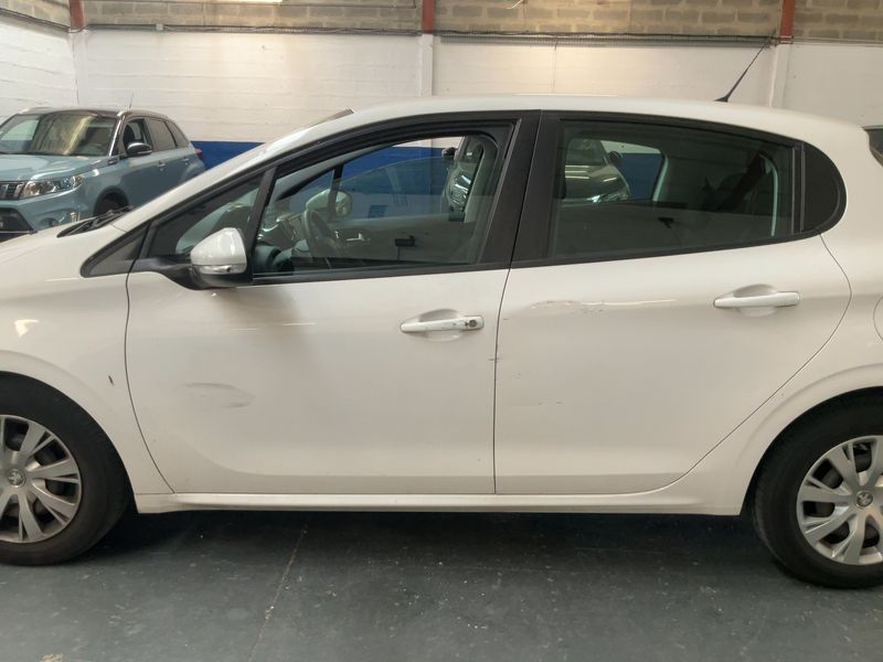 Peugeot 208 1.2 PureTech Blue Lease Active — zdjęcie 4