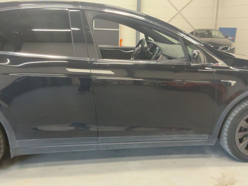 Tesla Model X 75D Dual — zdjęcie 7