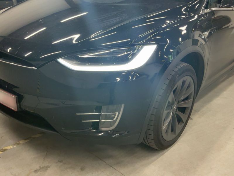 Tesla Model X 75D Dual — zdjęcie 2