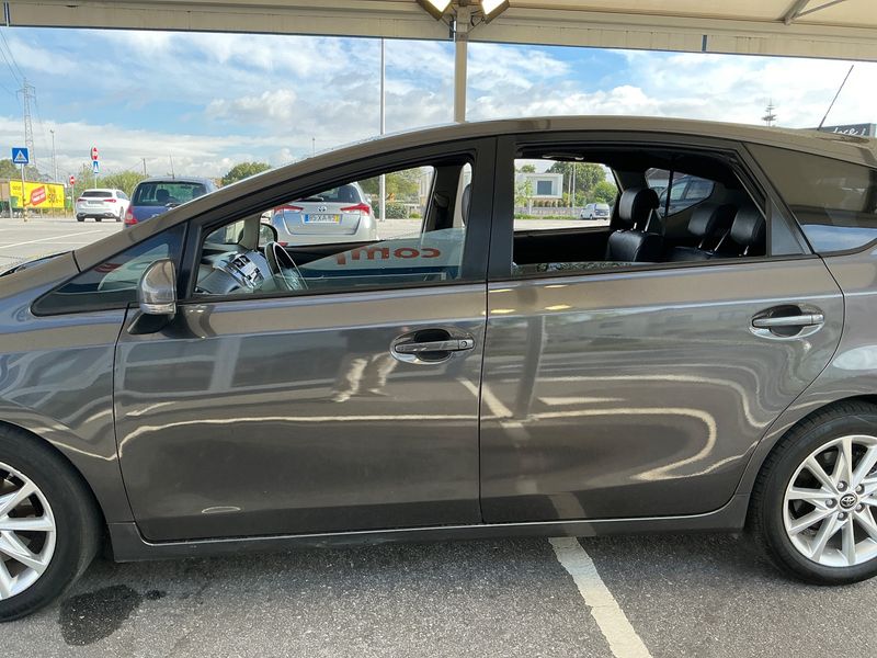 Toyota Prius+ 1.8 Hybrid Dynamic — zdjęcie 4