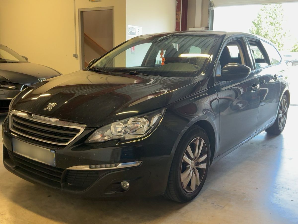 Peugeot 308 2017 — photo 1