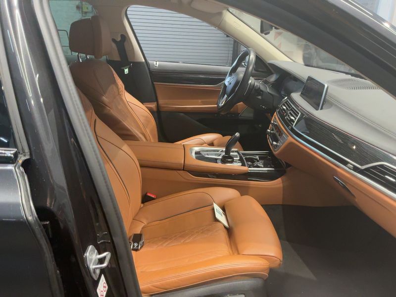 BMW 7er 740d Mild-Hybrid xDrive 2021 – снимка 16