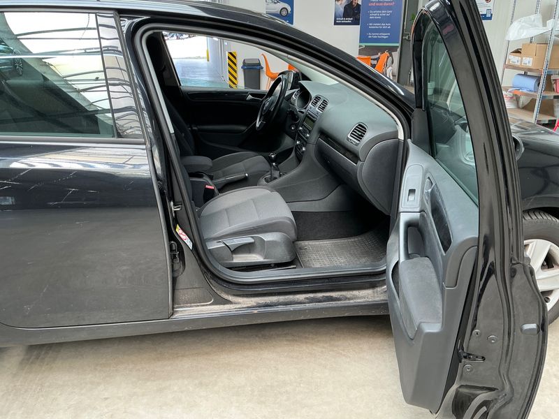 Volkswagen Golf VI 1.6 Comfortline — zdjęcie 3