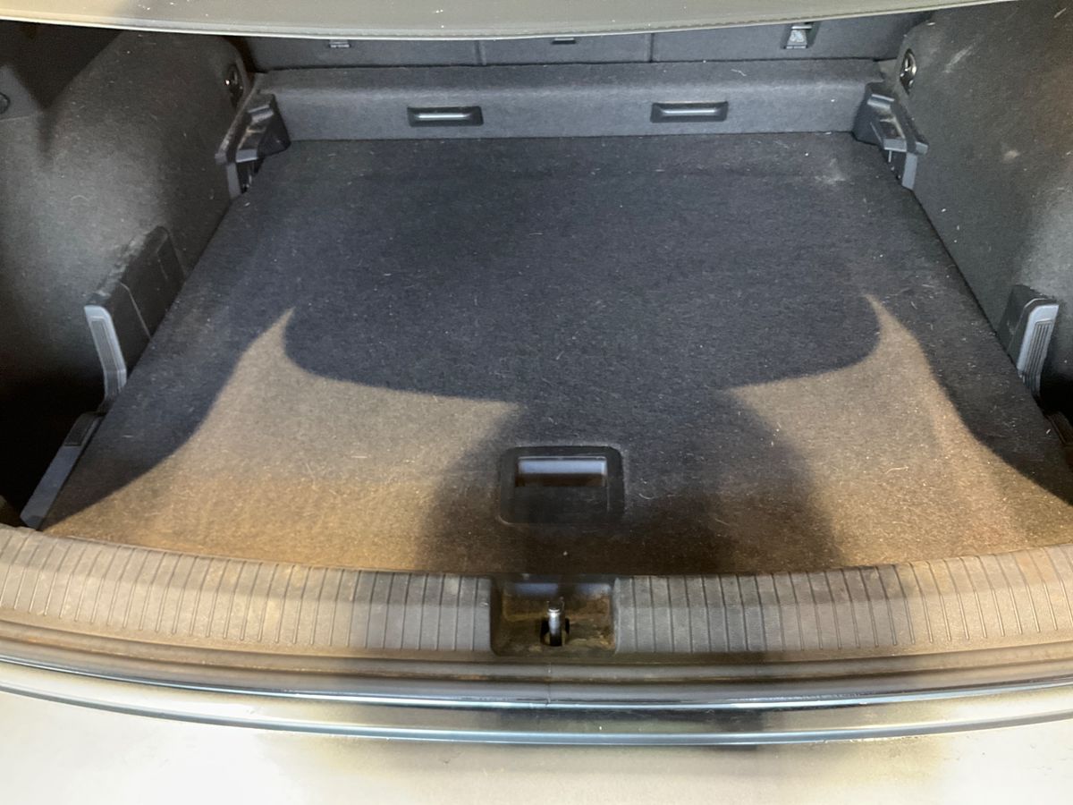 Volkswagen Tiguan 2022 — photo 35