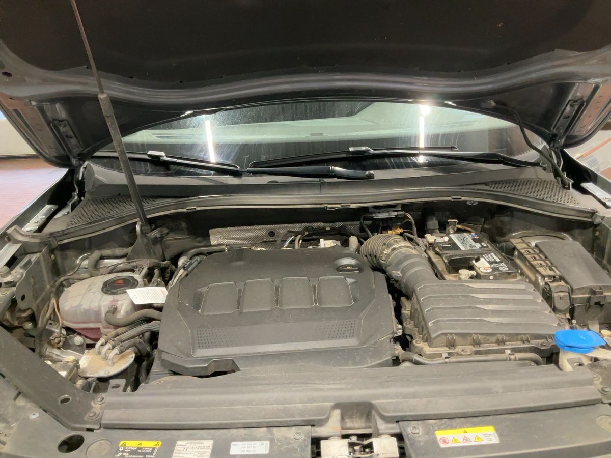 Volkswagen Tiguan 2022 — photo 42