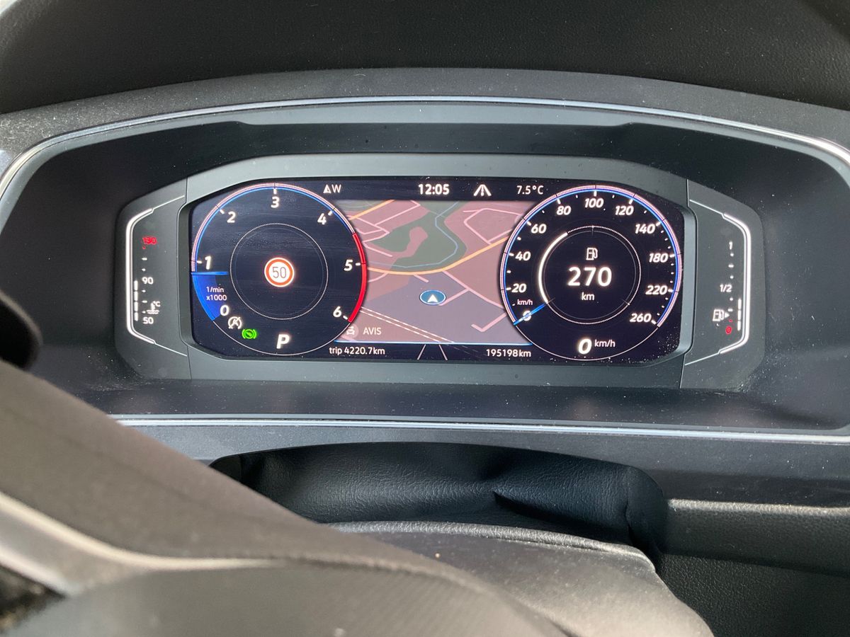 Volkswagen Tiguan 2022 — photo 19