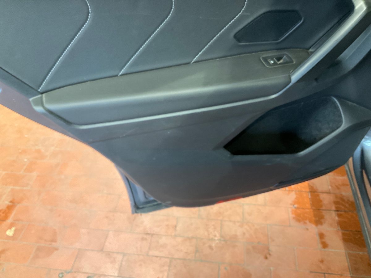 Volkswagen Tiguan 2022 — photo 25