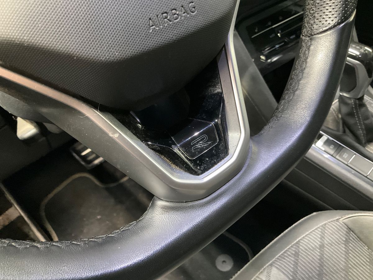 Volkswagen Tiguan 2022 — photo 32