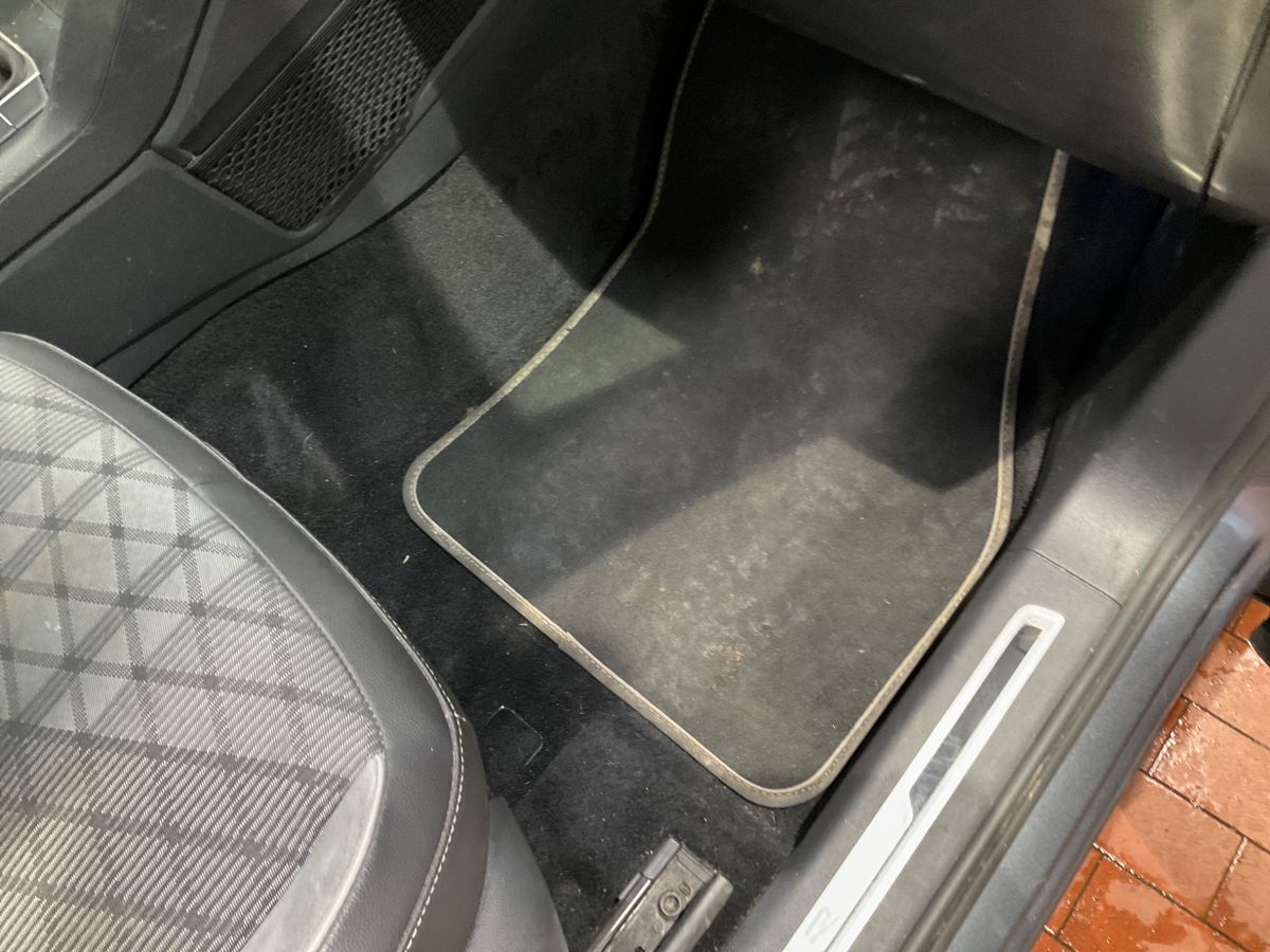 Volkswagen Tiguan 2022 — photo 27