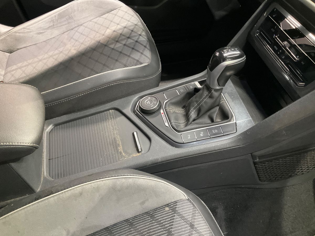 Volkswagen Tiguan 2022 — photo 29