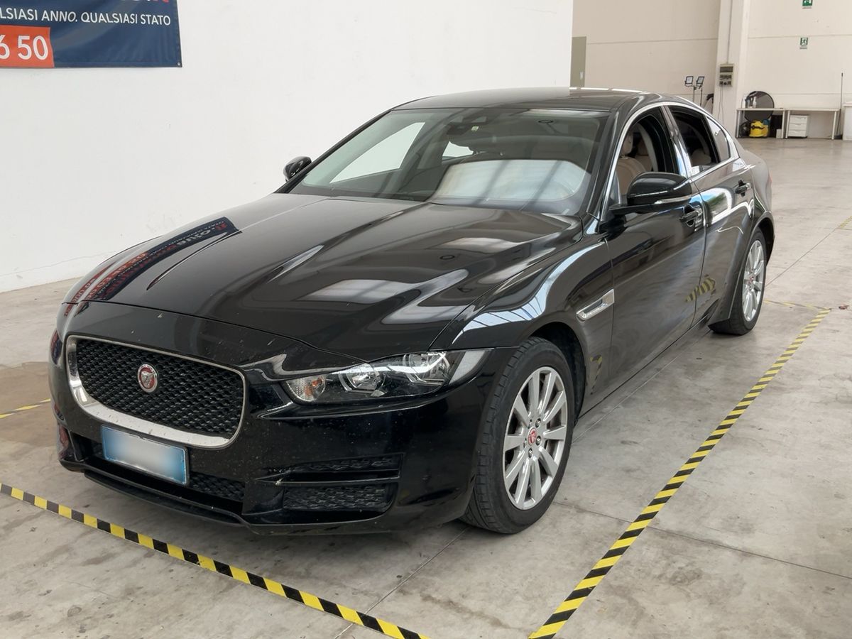 Jaguar XE 2018