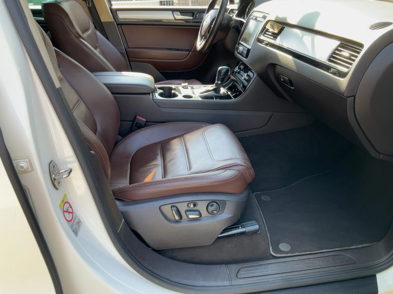 Volkswagen Touareg 3.0 V6 TDI BlueMotion Tech — zdjęcie 11