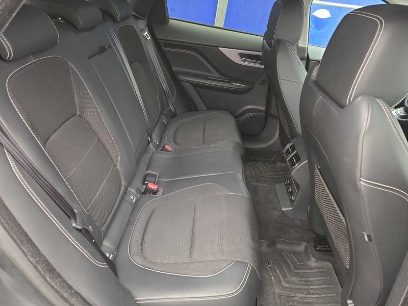 Jaguar F-Pace 20d R-Sport AWD — zdjęcie 13