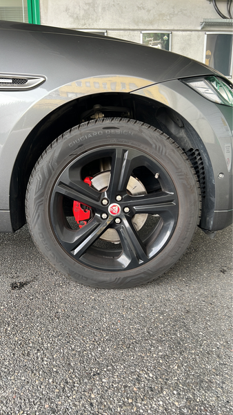Jaguar F-Pace 20d R-Sport AWD — zdjęcie 16