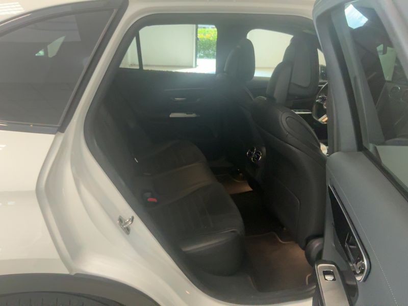 Mercedes-Benz GLC-Klasse GLC 220 d Mild-Hybrid 4Matic AMG Line 2023 – снимка 19