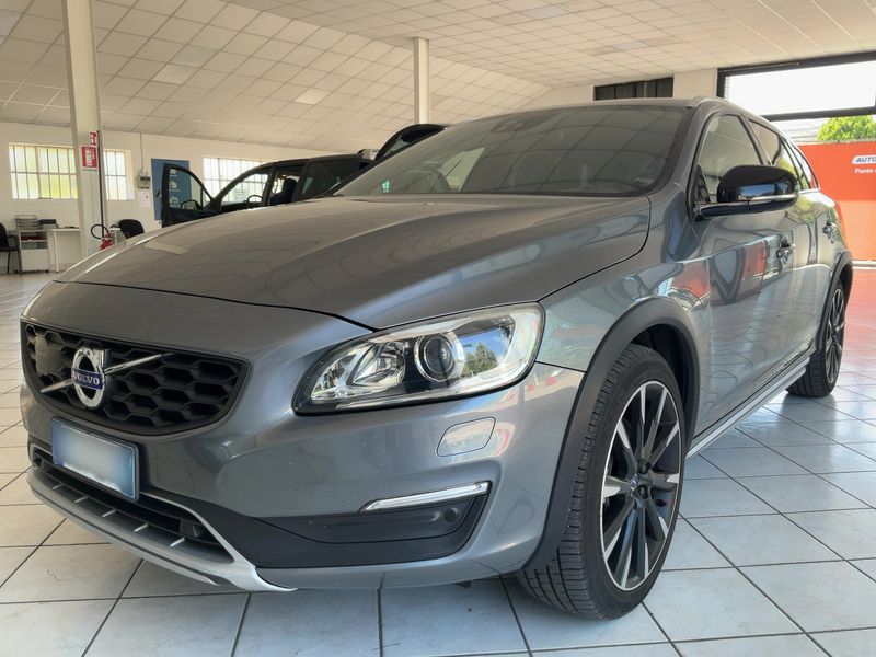 Volvo V60 Cross Country 2.0 D4 Summum