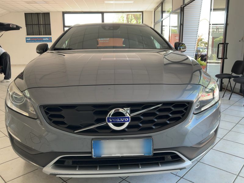 Volvo V60 Cross Country 2.0 D4 Summum — zdjęcie 9