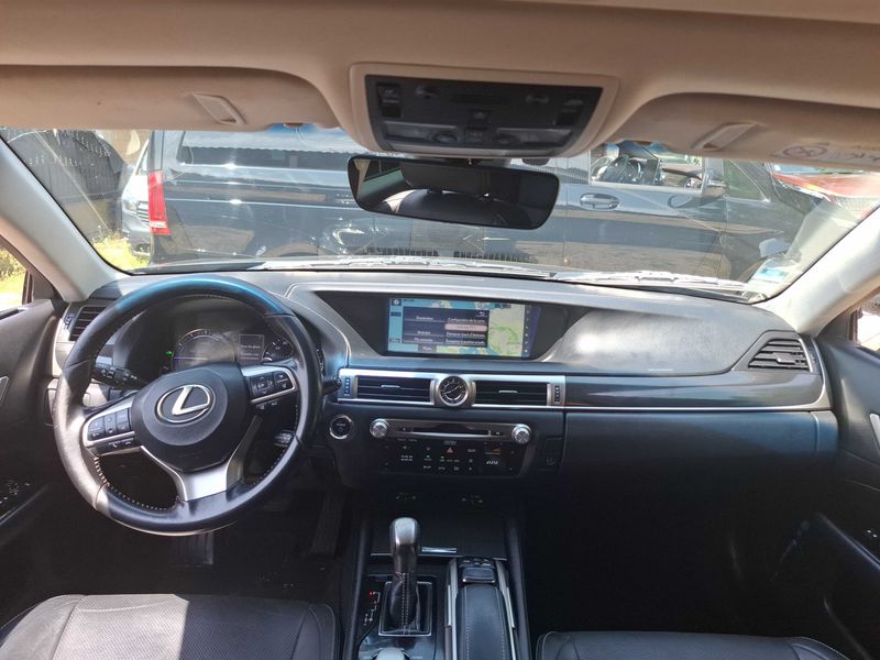 Lexus GS-Serie GS 300h Luxe — zdjęcie 11