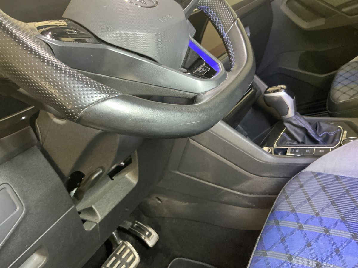 Volkswagen Tiguan 2022 — photo 34