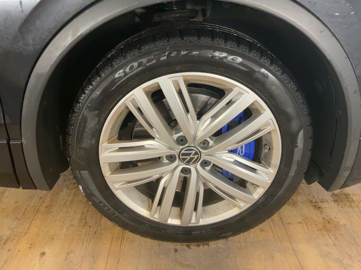 Volkswagen Tiguan 2022 — photo 12