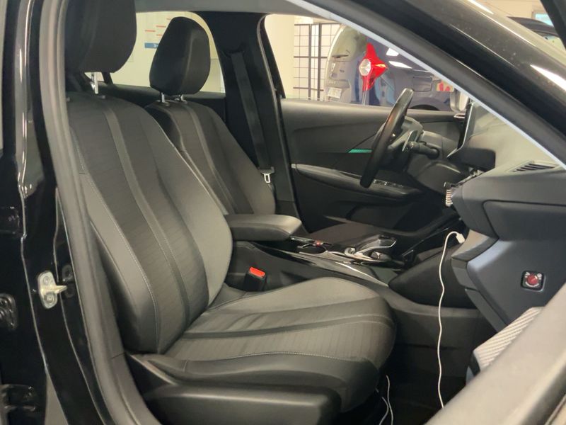 Peugeot 208 1.2 PureTech Allure Business — zdjęcie 11