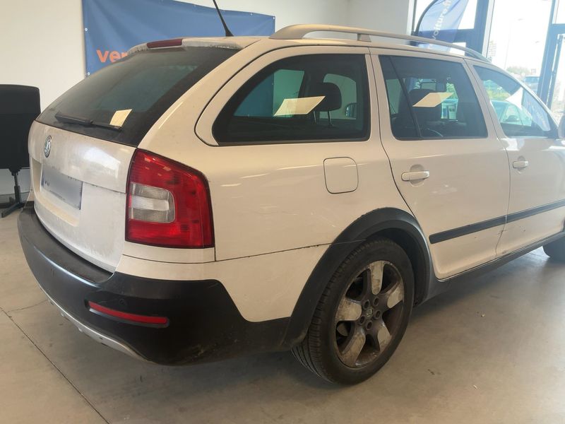Skoda Octavia 2.0 TDI Scout 4x4 2012 – снимка 8