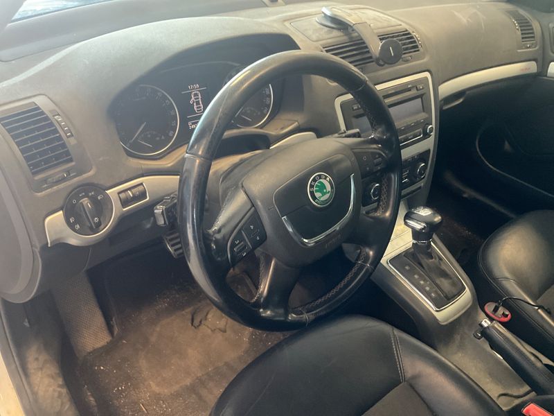 Skoda Octavia 2.0 TDI Scout 4x4 2012 – снимка 25