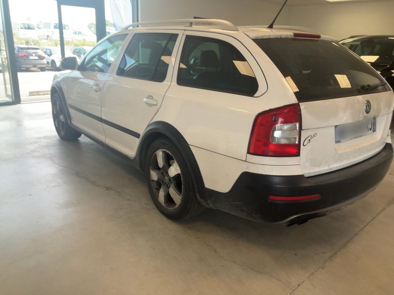 Skoda Octavia 2.0 TDI Scout 4x4 2012 – снимка 6