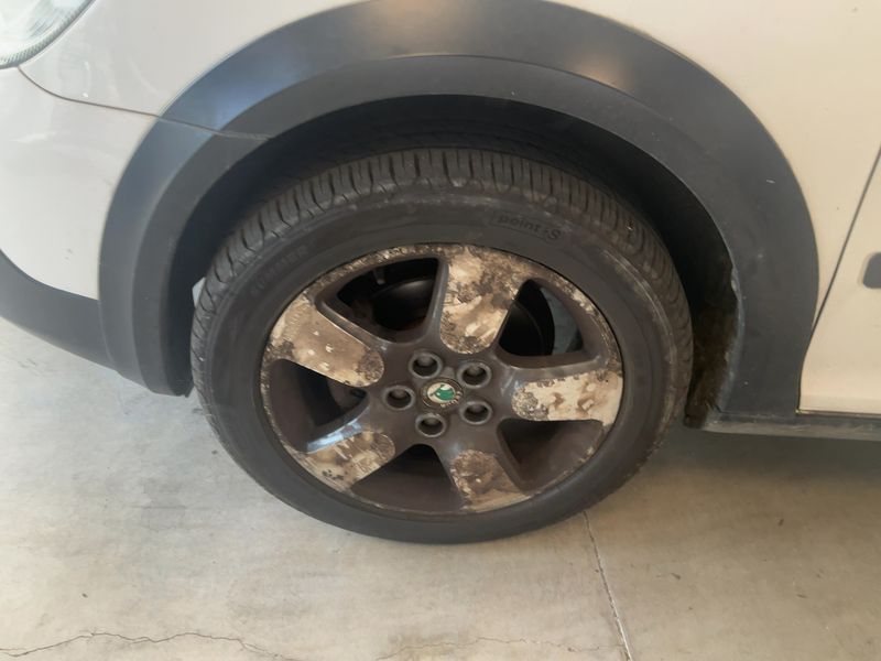 Skoda Octavia 2.0 TDI Scout 4x4 2012 – снимка 3