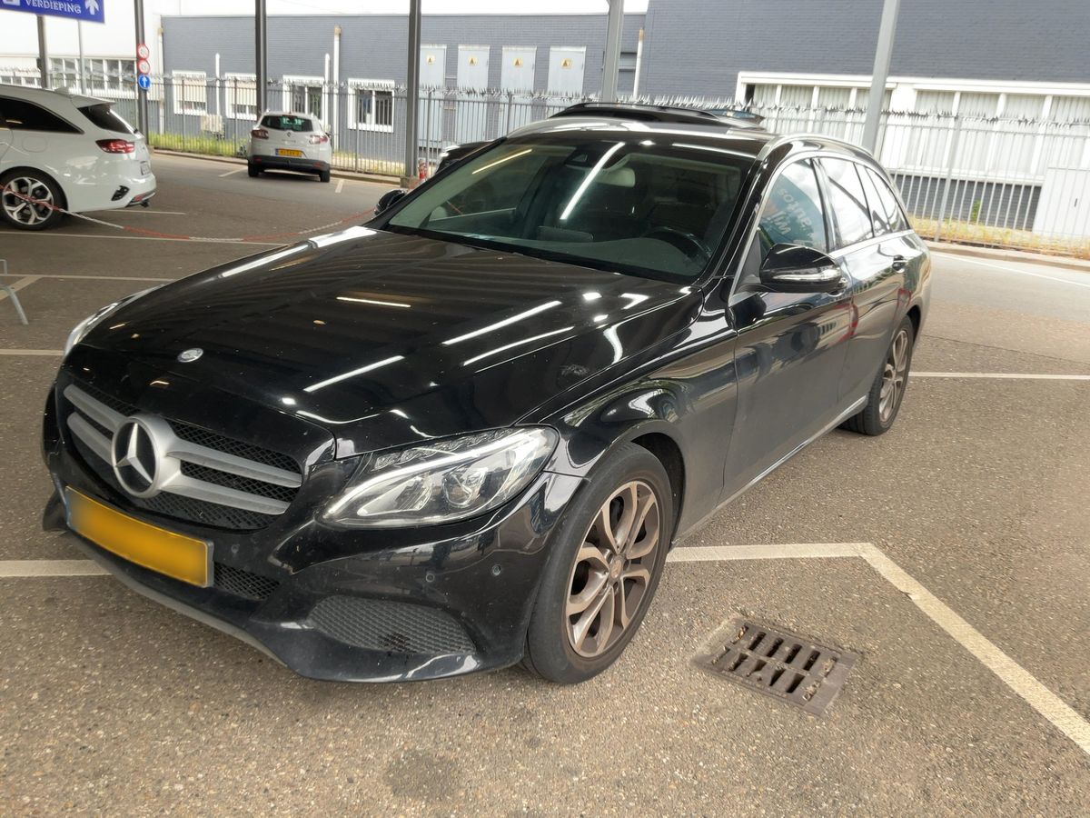 Mercedes-Benz C-Klasse 2016 — photo 1