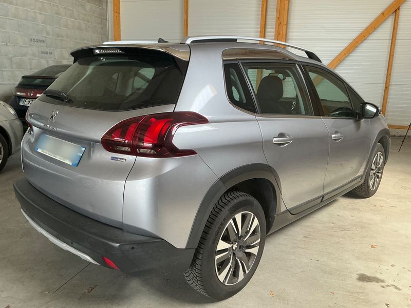Peugeot 2008 1.2 PureTech Allure — zdjęcie 6