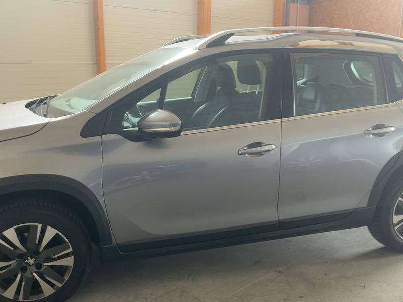 Peugeot 2008 1.2 PureTech Allure — zdjęcie 4